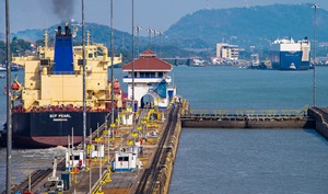 Schifffahrt durch den Panamakanal