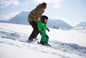 Im Winterurlaub in die Skischule